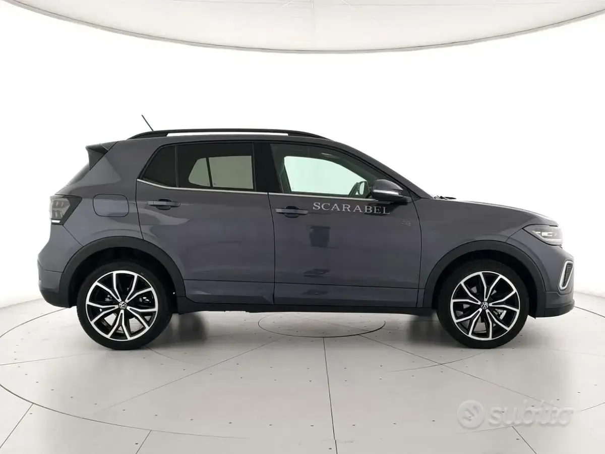Usata VW T-Cross R-line 116 CV (85 kW) 2025 Grigio SUV