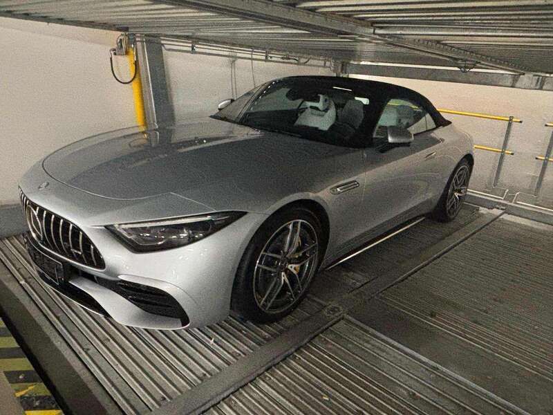 Grigio Usata 2023 Mercedes SL43 AMG AMG Line Premium Plus Cabrio | 107.000 € (Buon prezzo) - Immagine 1/4