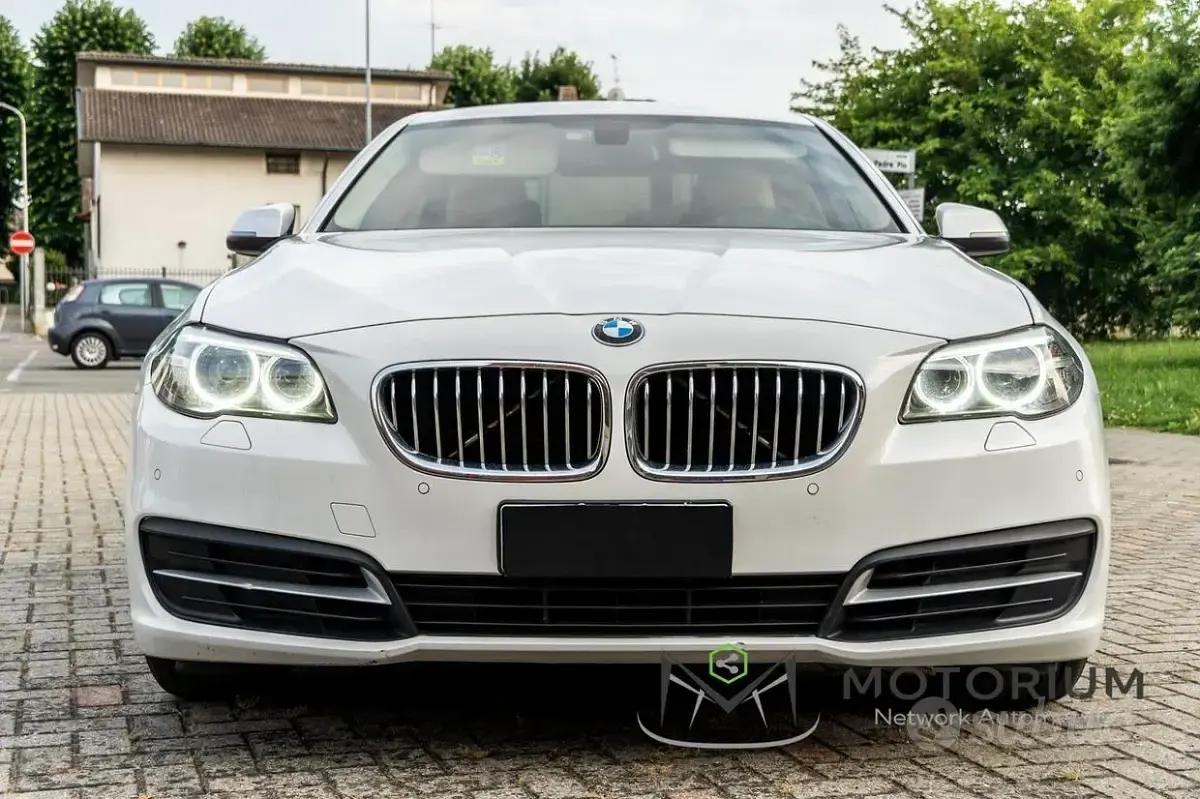 Usata BMW 530 Luxury Line 258 CV (189 kW) 2015 Bianco Berlina