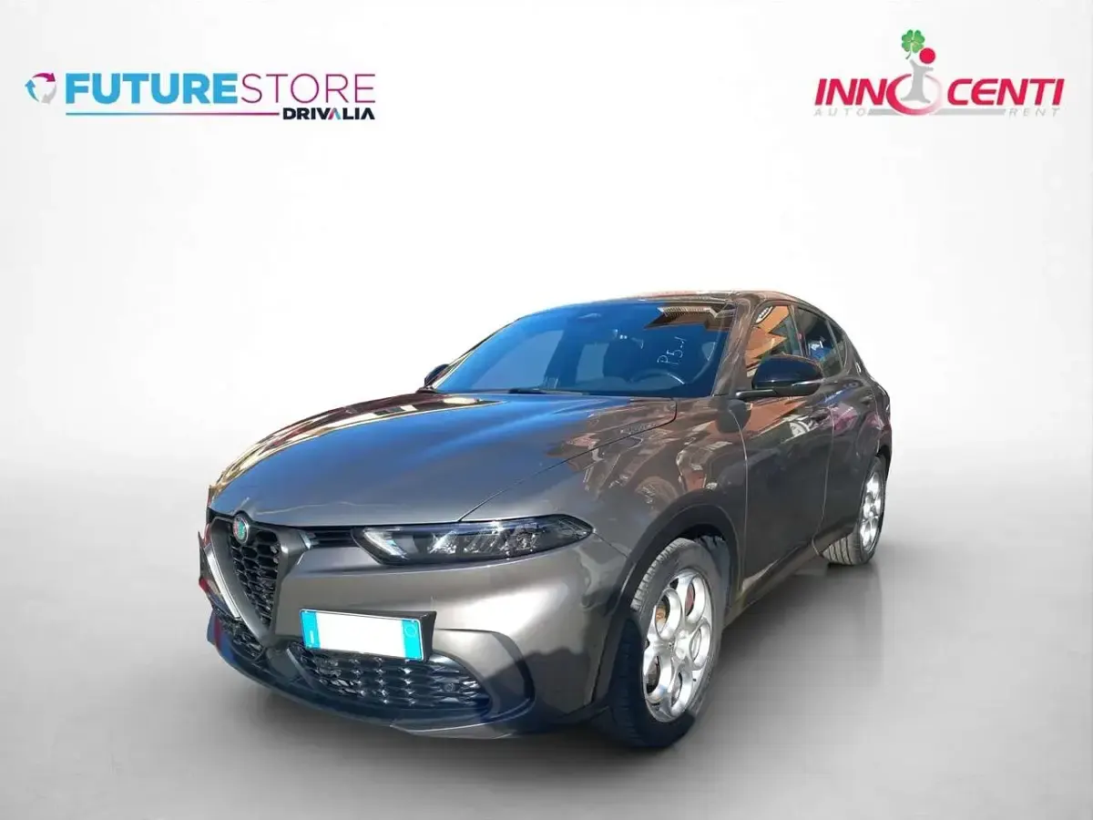 Usado Alfa Romeo Tonale Sprint 131 CV (96 kW) 2023 Scuro SUV