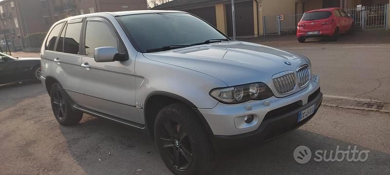 Begagnad BMW X5 2004 Grå SUV