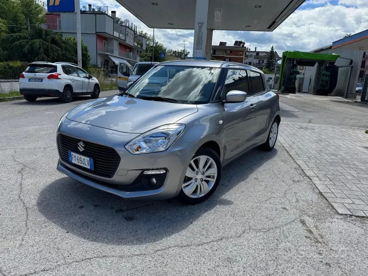 Usata Suzuki Swift Cool 90 CV (66 kW) 2020 Grigio Utilitaria
