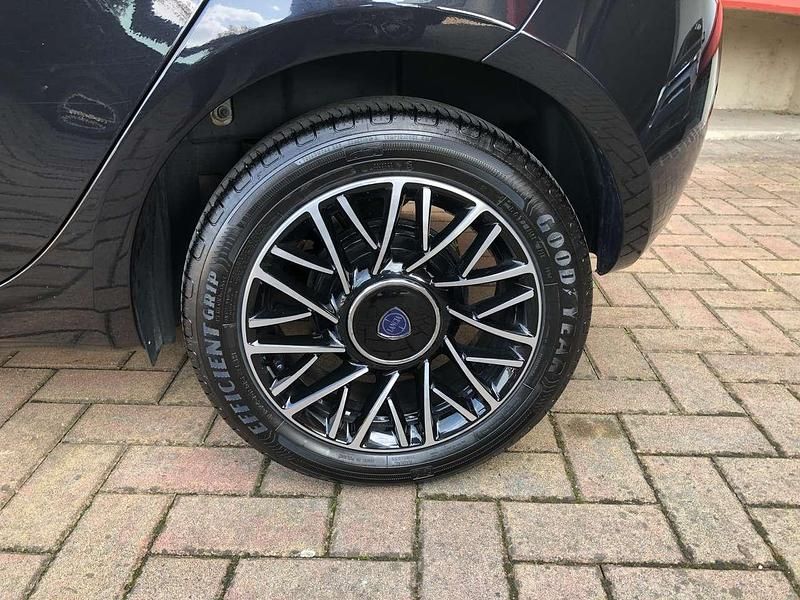 Usata Lancia Ypsilon S 69 CV (50 kW) 2024 Nero Utilitaria