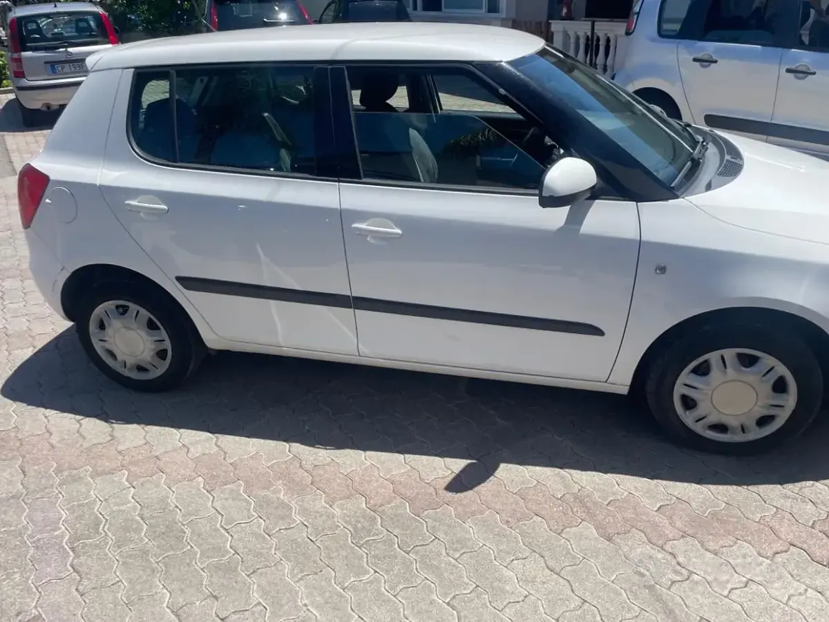 Usata Skoda Fabia 69 CV (50 kW) 2009 Bianco Berlina