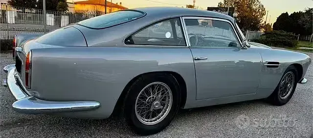 Usata Aston Martin DB4 179 CV (131 kW) 1960 Grigio Coupé