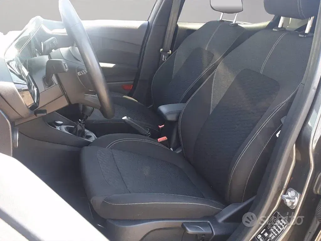 Usata Ford Fiesta Titanium 125 CV (91 kW) 2023 Grigio Utilitaria
