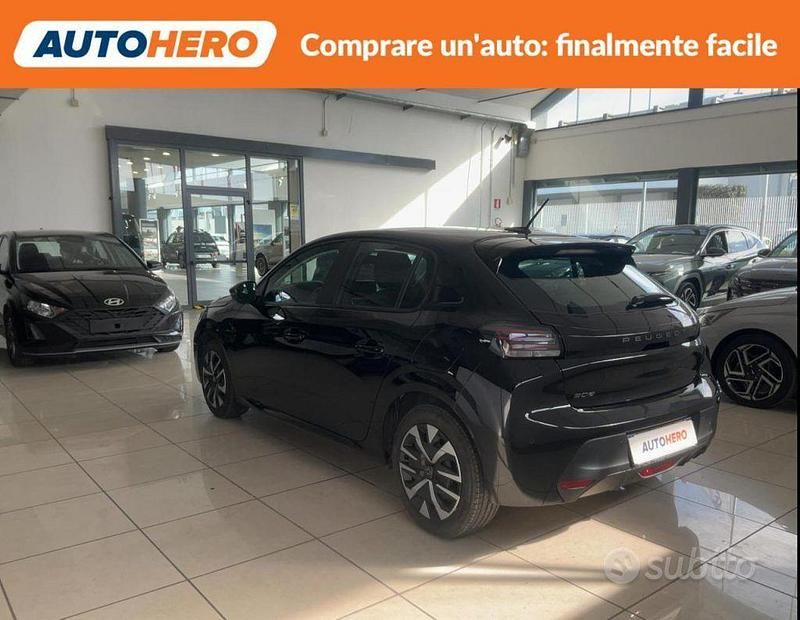 Usata Peugeot 208 Active 75 CV (55 kW) 2024 Nero Utilitaria
