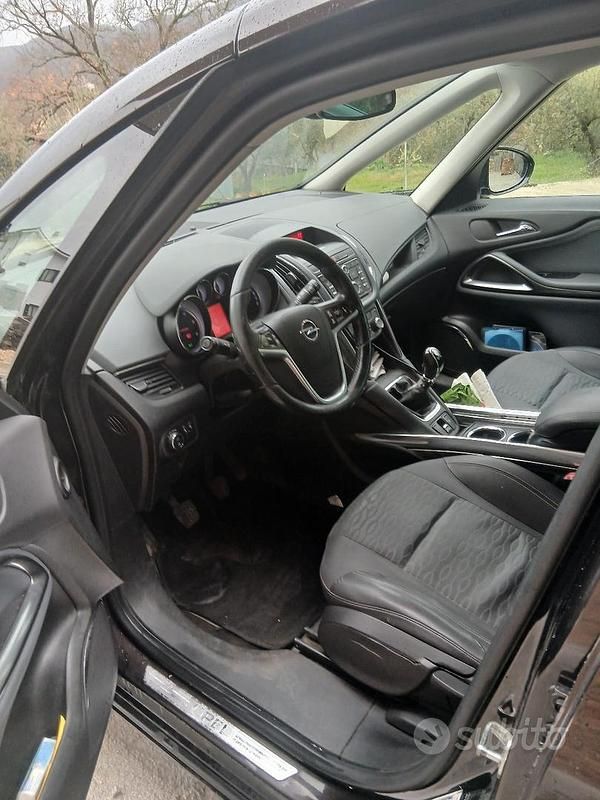 Usata Opel Zafira 136 CV (100 kW) 2012 Marrone Monovolume