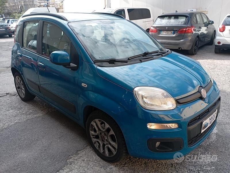 Usata Fiat Panda Lounge 75 CV (55 kW) 2012 Blu Utilitaria
