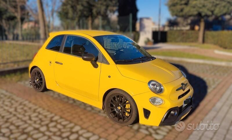 Giallo Usata 2017 Abarth 595 Turismo Due volumi | 18.000 € (Cara) - Immagine 1/4
