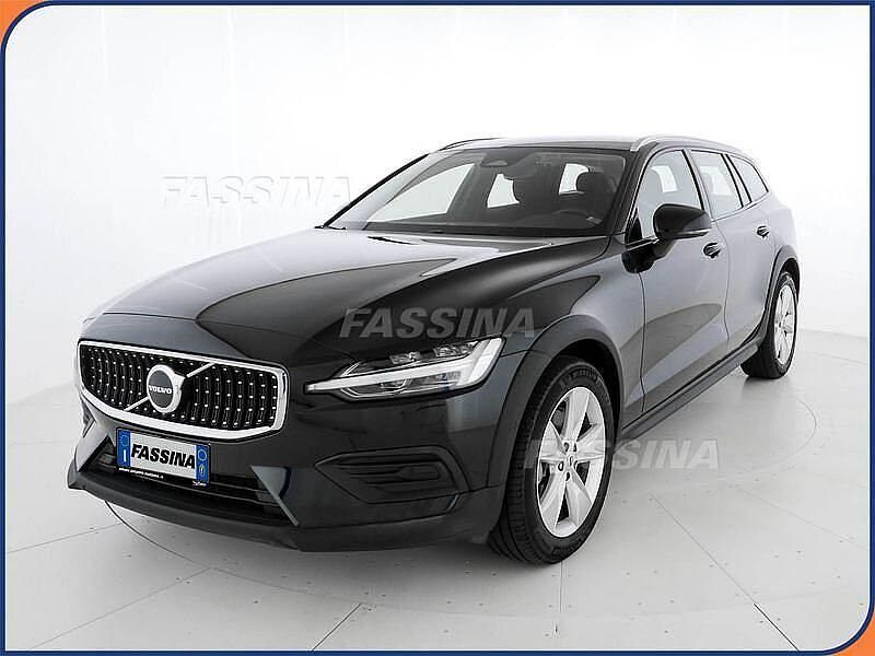 Usata Volvo V60 CC 145 CV (106 kW) 2023 Nero Station wagon