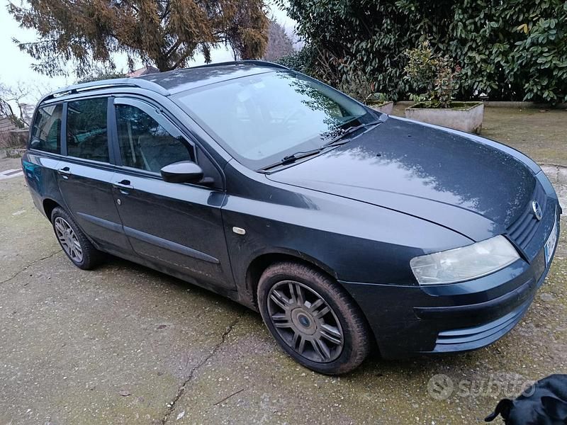 Usata 2004 Fiat Stilo Wagon Station wagon | 1000 € (Buon prezzo) - Immagine 1/4
