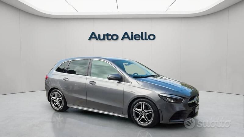 Usata Mercedes B200 Premium 150 CV (110 kW) 2019 Grigio Monovolume