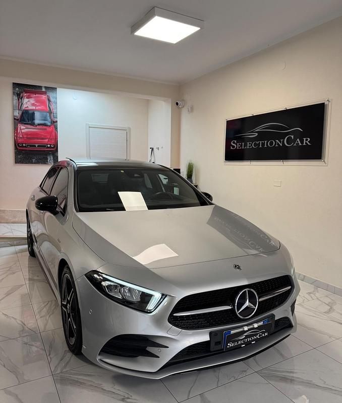 Usata Mercedes A180 Premium 116 CV (85 kW) 2022 Argento Berlina