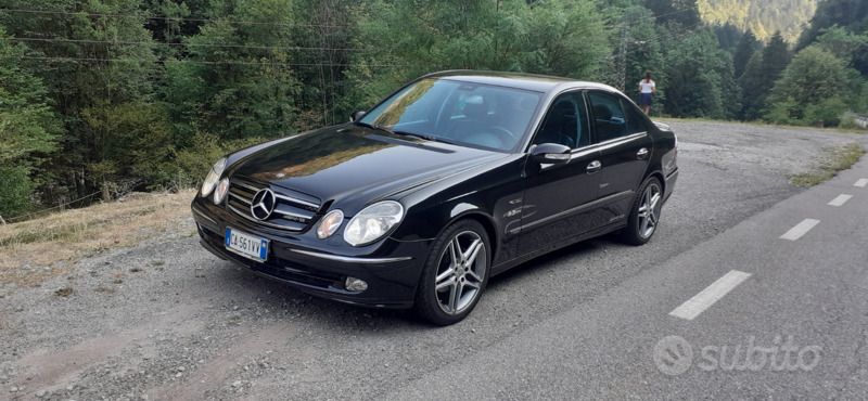 Usata Mercedes E240 177 CV (130 kW) 2002 Nero Berlina