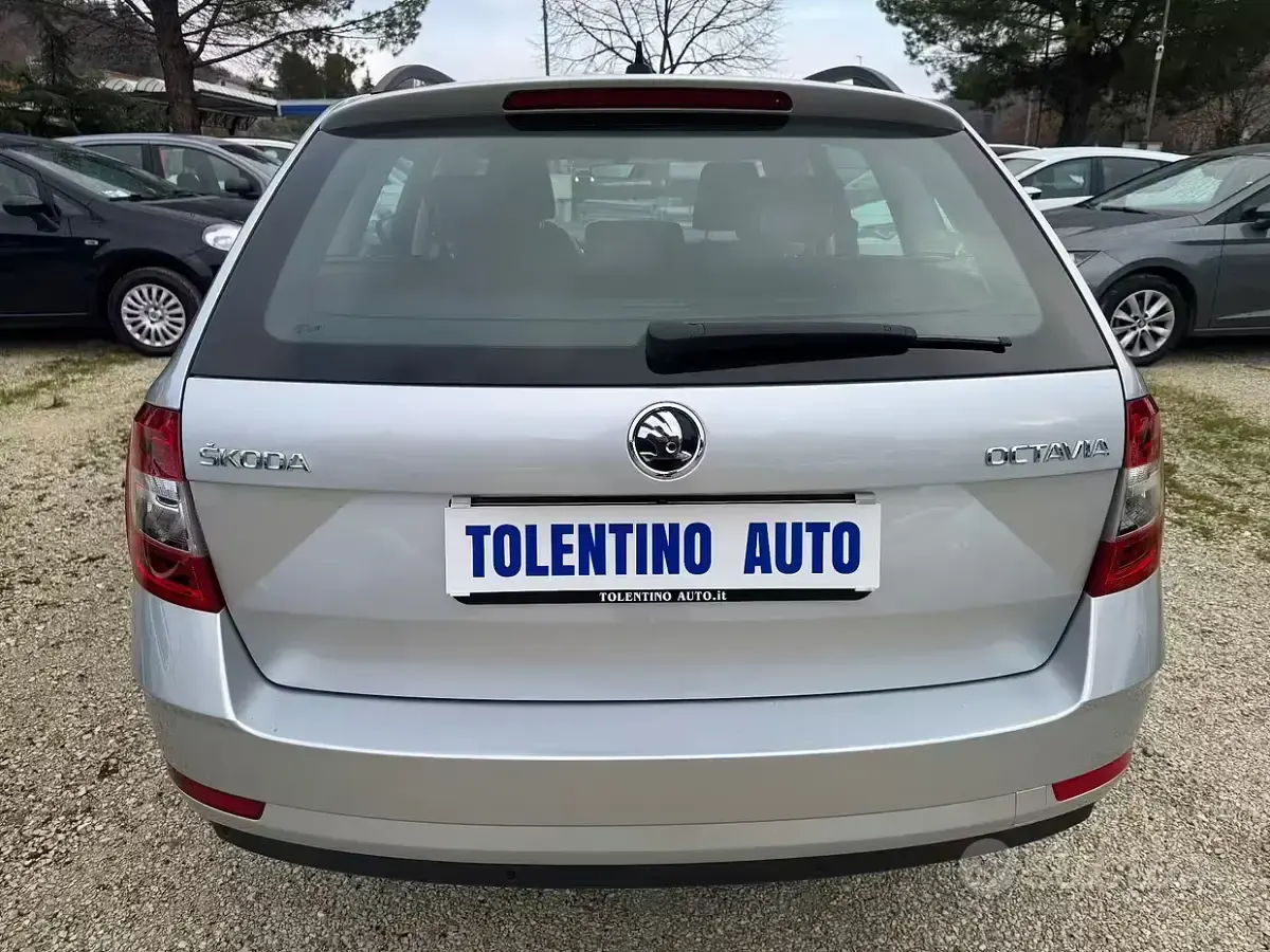 Usata Skoda Octavia Executive 116 CV (85 kW) 2020 Grigio Station wagon