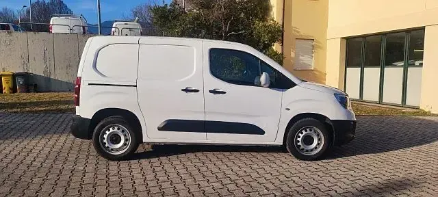 Usata Opel Combo Edition 131 CV (96 kW) 2021 Bianco Monovolume