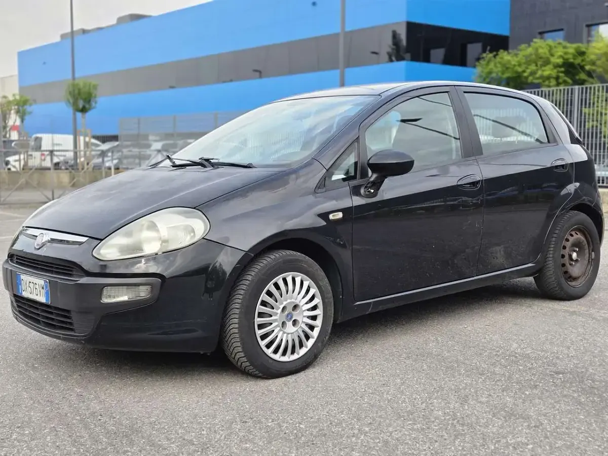 Usata Fiat Punto Evo Dynamic 75 CV (55 kW) 2010 Nero Utilitaria
