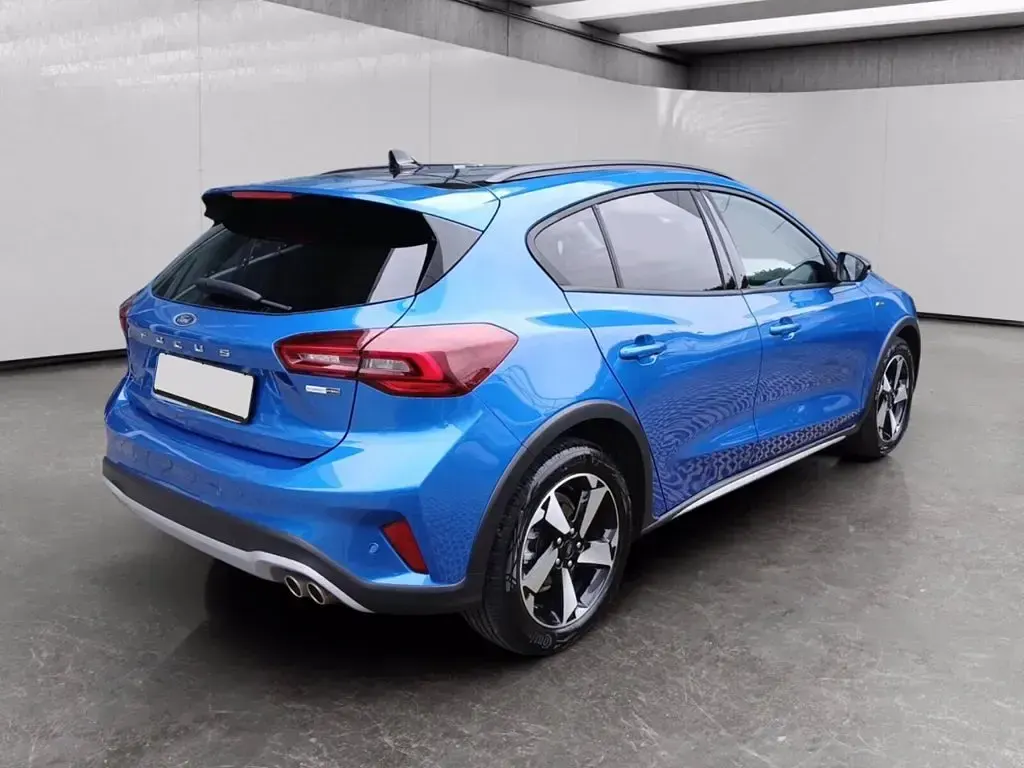 Usata Ford Focus Active 125 CV (91 kW) 2023 Blu Berlina