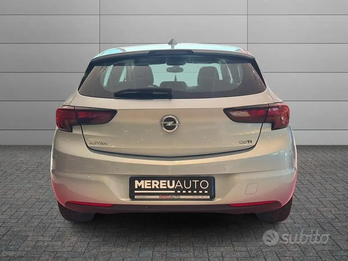 Usata Opel Astra Business 110 CV (80 kW) 2017 Grigio Berlina