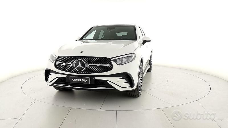 Bianco Usata 2024 Mercedes GLC300 Advanced Plus Coupé | 73.500 € (Buon prezzo) - Immagine 1/4