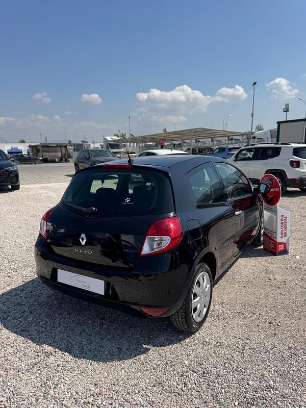 Usata Renault Clio IV 75 CV (55 kW) 2012 Nero Berlina