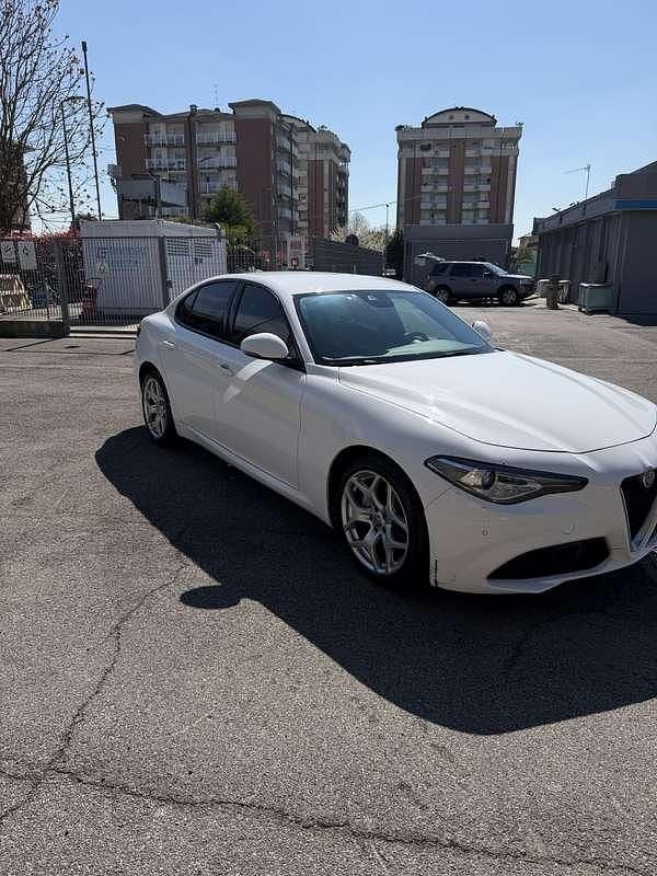 Usata Alfa Romeo Giulia Tech Edition 190 CV (139 kW) 2019 Berlina