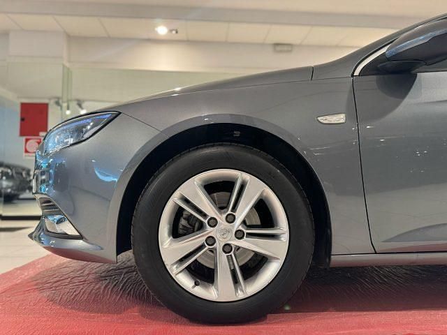 Usata Opel Insignia Sport 174 CV (127 kW) 2018 Blu metallizzato Berlina