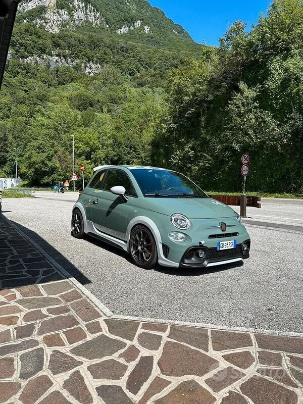 Usata Abarth 695 180 CV (132 kW) 2020 Verde Utilitaria