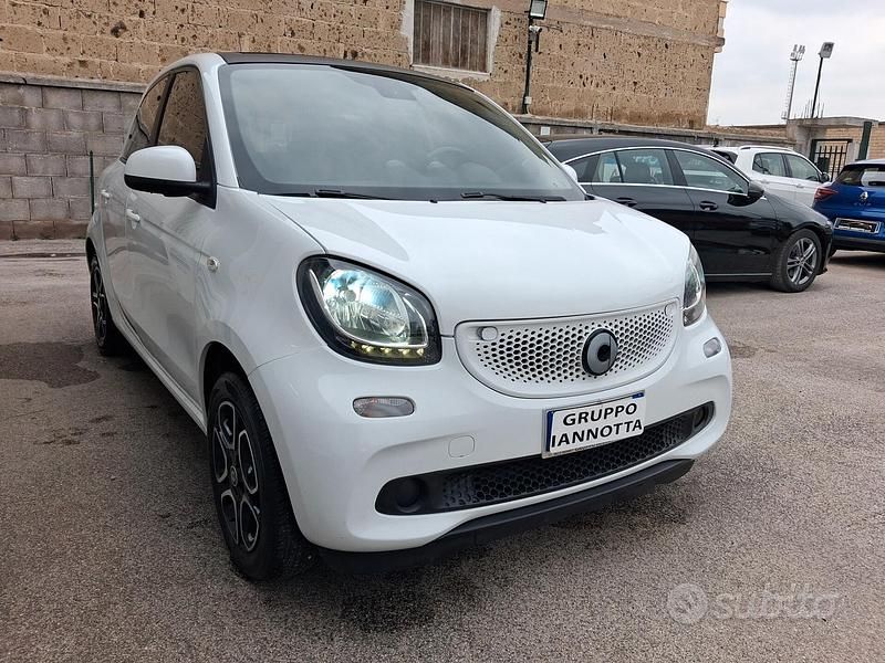 Usata Smart ForFour 71 CV (52 kW) 2016 Bianco Utilitaria