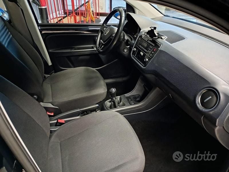 Usata VW up! Move 65 CV (47 kW) 2022 Nero Utilitaria