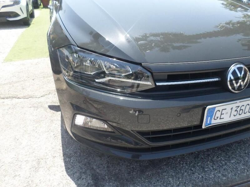 Usata VW Polo Comfortline 95 CV (69 kW) 2021 Grigio Berlina