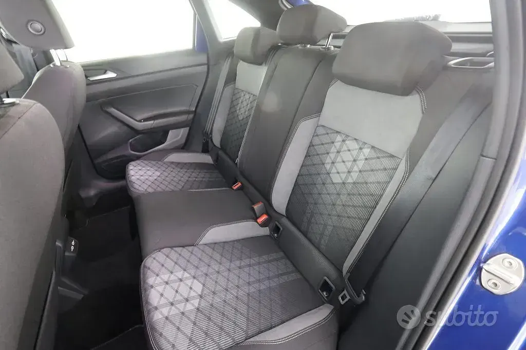 Usata VW Taigo R-line 110 CV (80 kW) 2024 Blu SUV