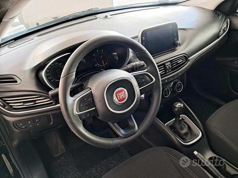 Usata Fiat Tipo Lounge 120 CV (88 kW) 2018 Nero Station wagon