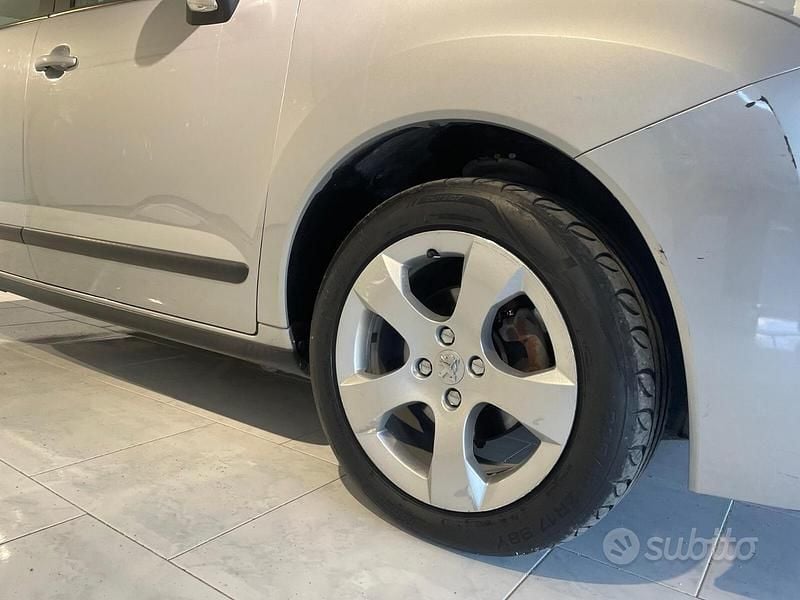 Usata Peugeot 3008 112 CV (82 kW) 2011 Grigio Station wagon