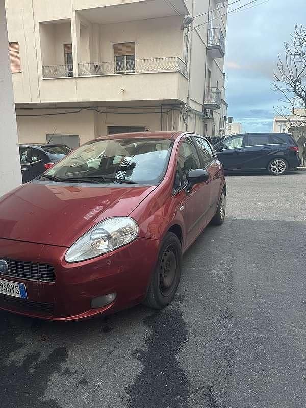 Usata Fiat Grande Punto Dynamic 90 CV (66 kW) 2006 Utilitaria