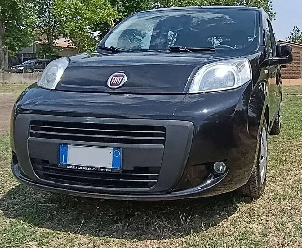 Usata Fiat Qubo Trekking 75 CV (55 kW) 2015 Nero Monovolume