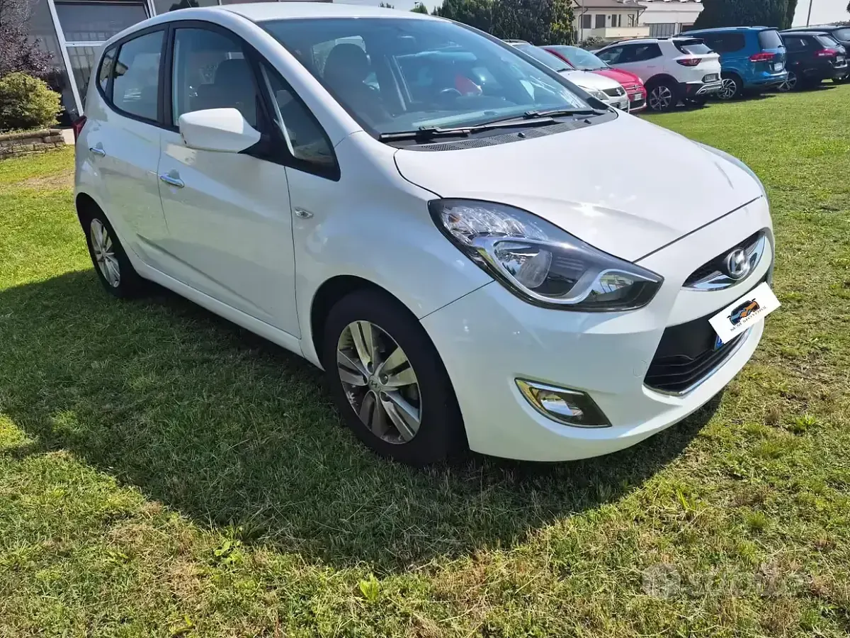 Begagnad Hyundai ix20 Comfort 77 HK (56 kW) 2011 Vit Halvkombi