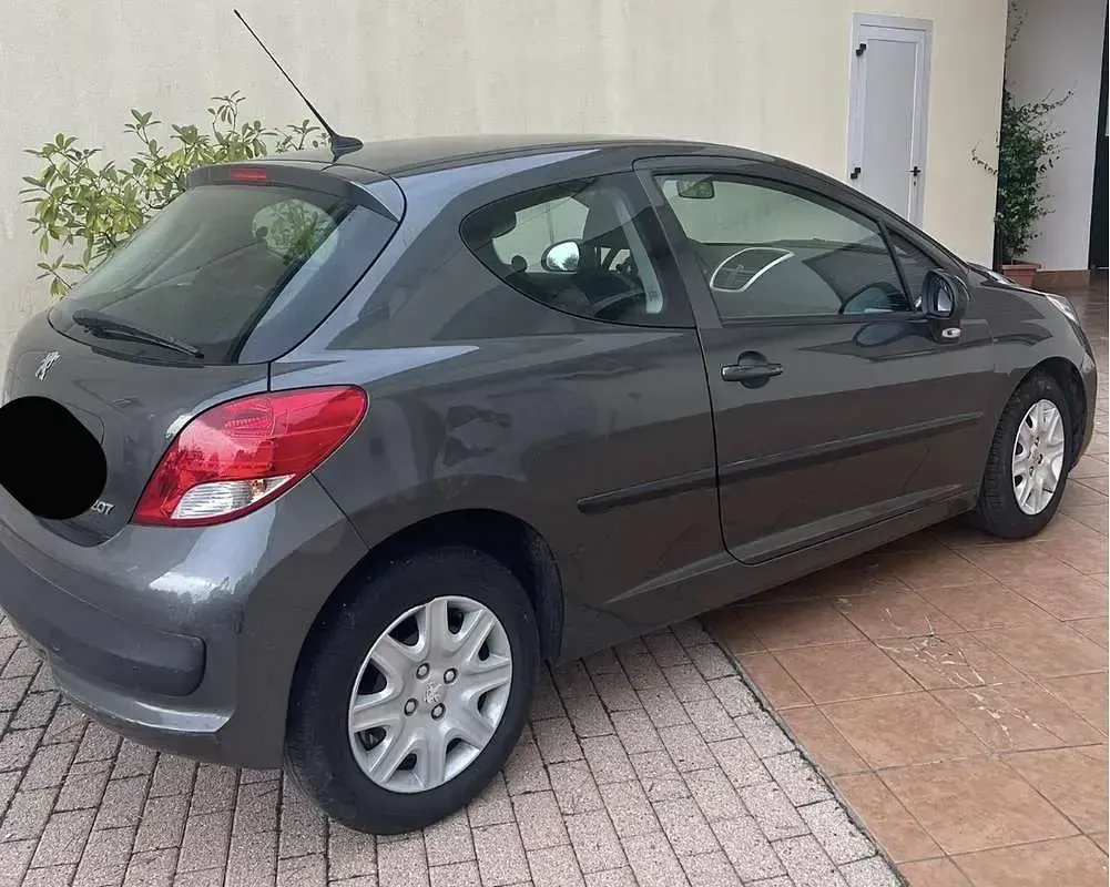 Usata Peugeot 207 73 CV (53 kW) 2010 Utilitaria