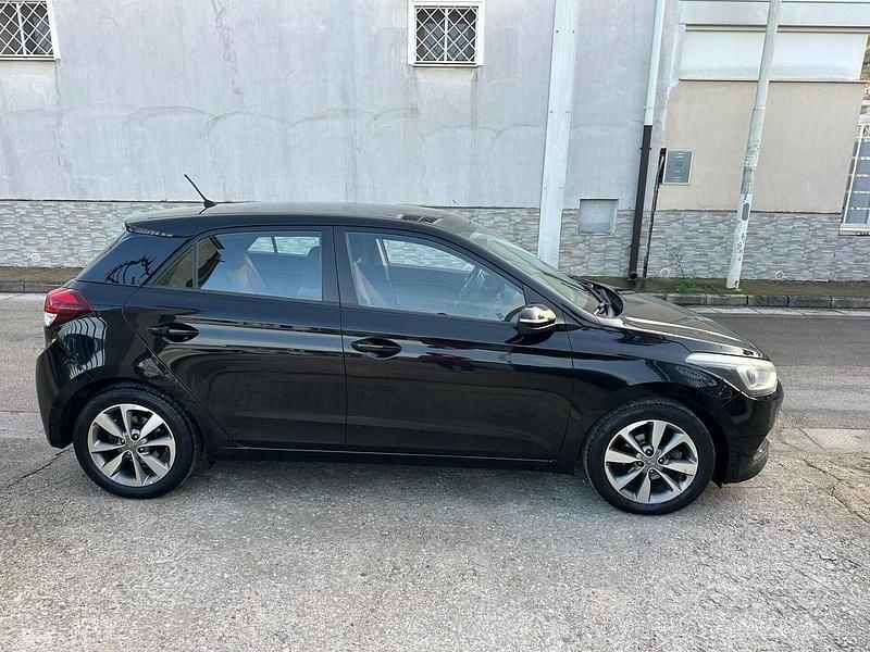 Usata Hyundai i20 Classic 84 CV (61 kW) 2015 Nero Berlina