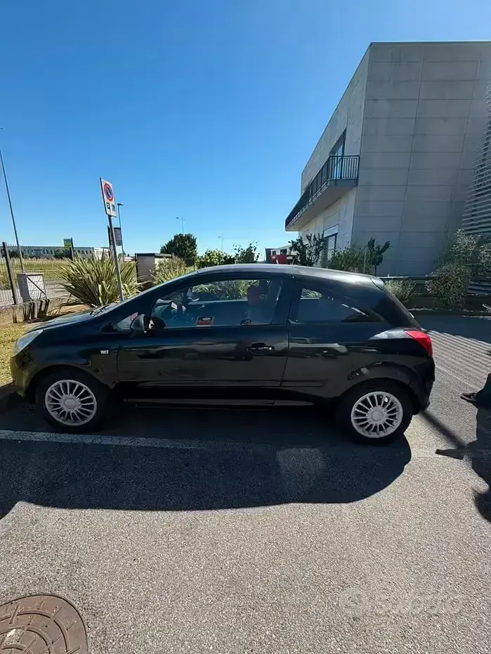 Usata Opel Corsa Club 75 CV (55 kW) 2008 Nero Utilitaria