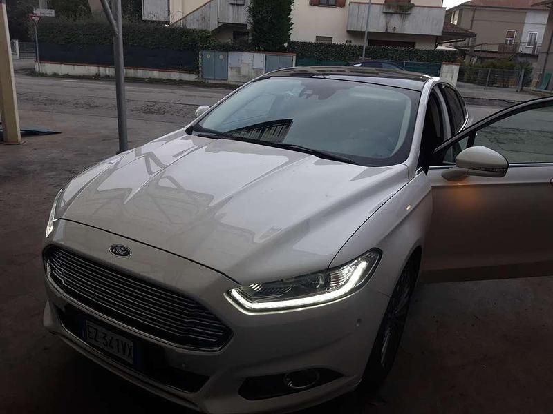 Usata Ford Mondeo Titanium S 179 CV (131 kW) 2015 Bianco Berlina