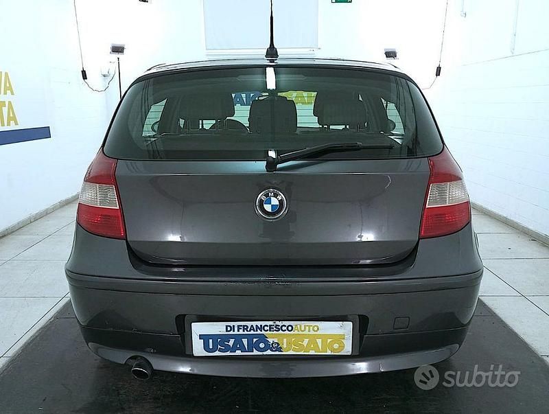 Usata BMW 118 129 CV (94 kW) 2006 Grigio metallizzato Utilitaria