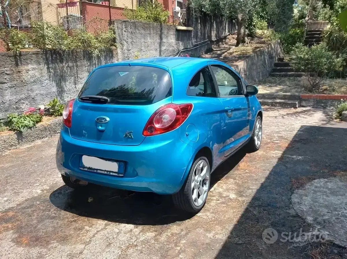 Usata Ford Ka 69 CV (50 kW) 2010 Bluazzurro Utilitaria