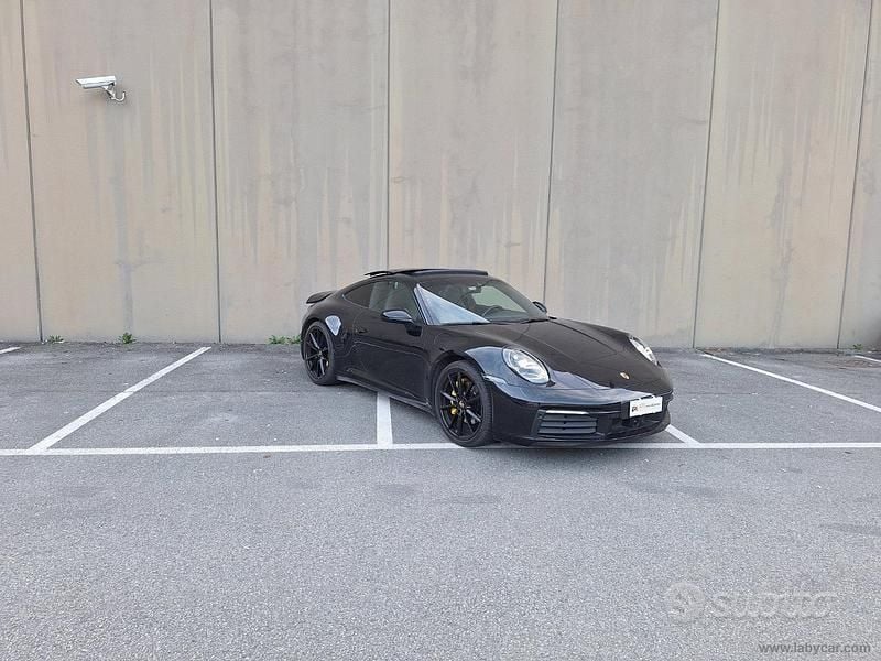 Usata Porsche 911 Carrera 4 385 CV (283 kW) 2020 Nero Coupé