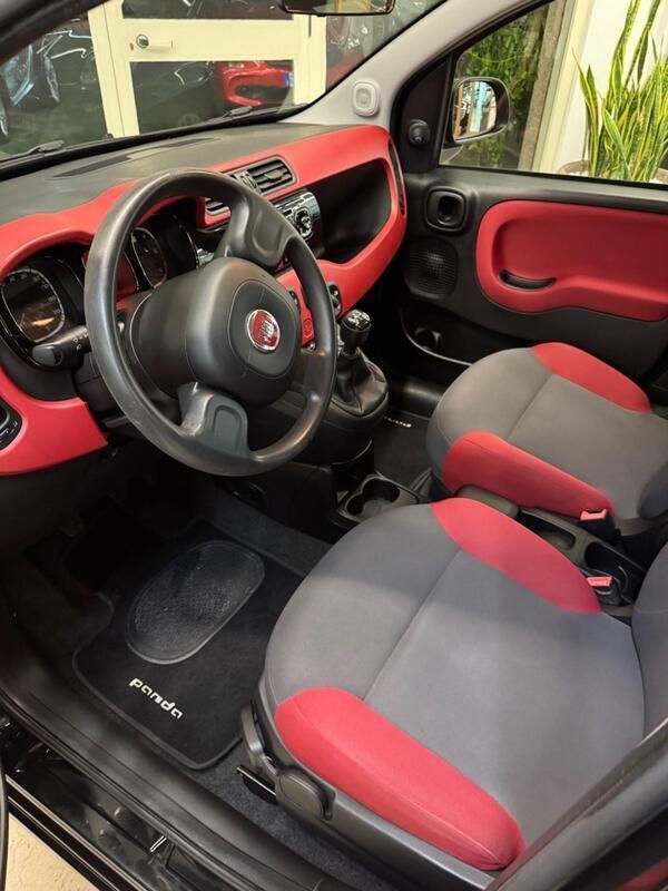 Usata Fiat Panda Lounge 75 CV (55 kW) 2014 Nero Utilitaria