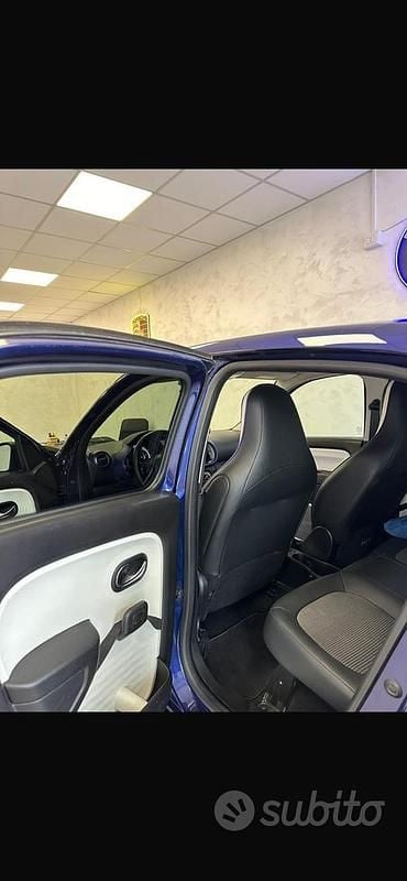 Usata Renault Twingo 92 CV (67 kW) 2017 Blu Utilitaria