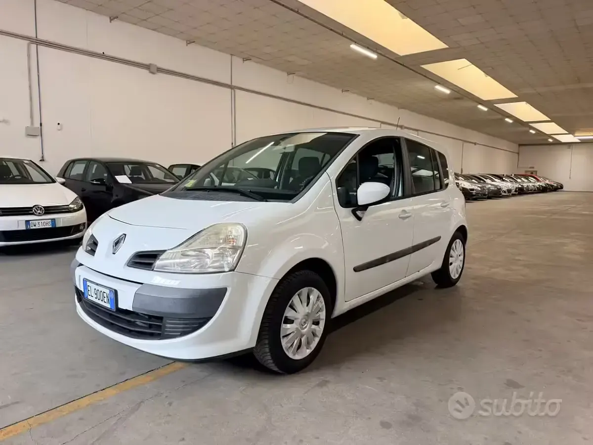 Usata Renault Modus 75 CV (55 kW) 2012 Bianco Monovolume