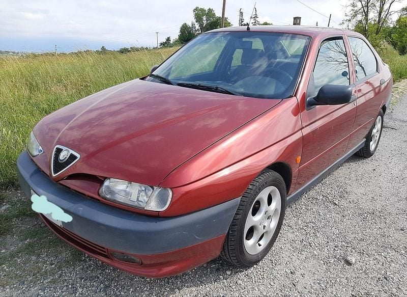Usata Alfa Romeo 146 120 CV (88 kW) 1997 Rosso Utilitaria