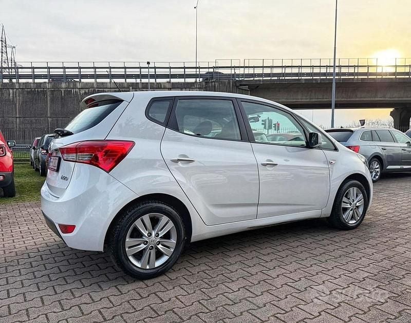 Usata Hyundai ix20 Comfort 90 CV (66 kW) 2013 Bianco Utilitaria